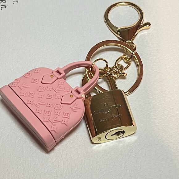 Louis Vuitton Brass Lock #307 - w/ Pink Mini Fashion Handbag Keychain - Picture 3 of 6